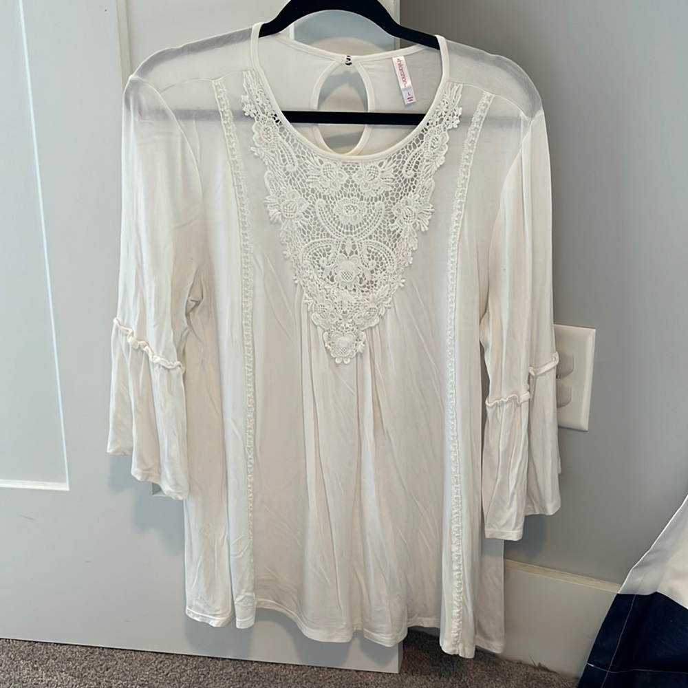 Xhilaration flowy crochet detail blouse